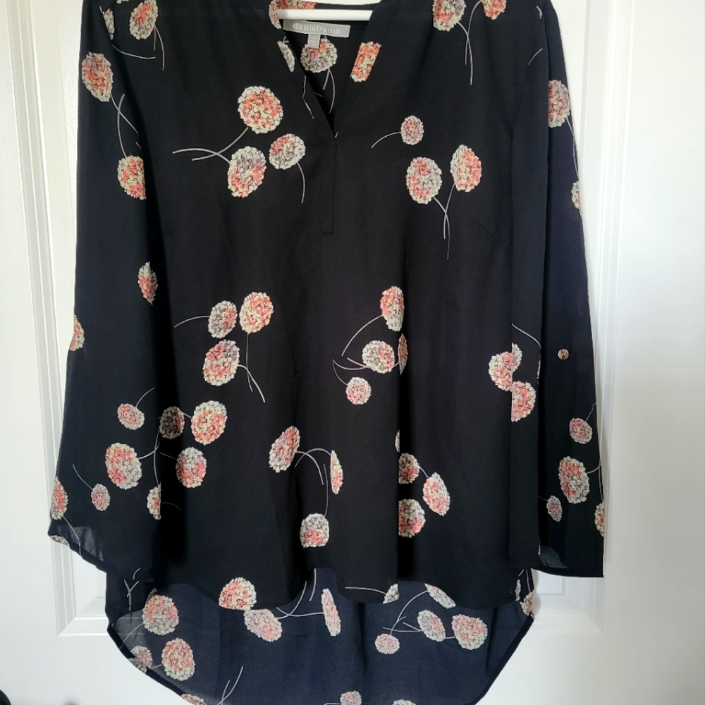 Women's floral blouse, size XL, NWT